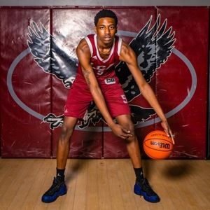 Meet your Posher, Logan